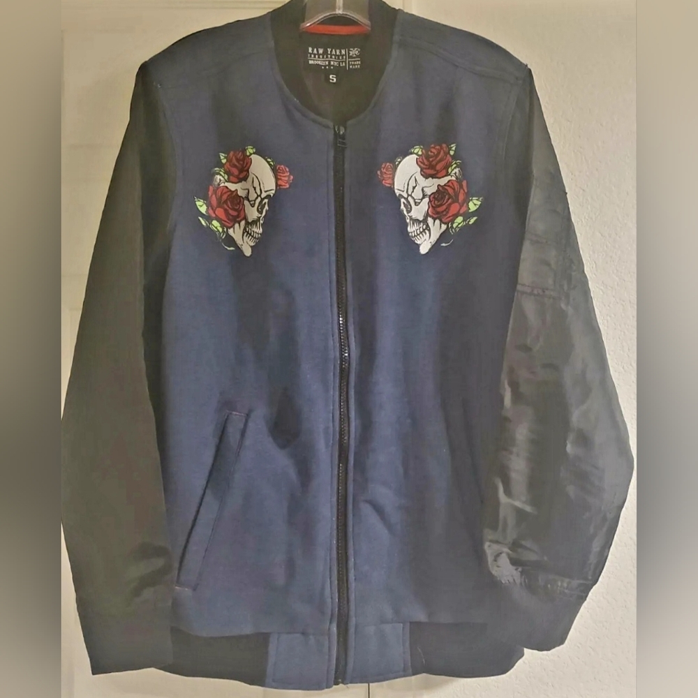 Hot Topic Red Yarn Industries Size S Jacket Roses Skull Zippers goth,alternative